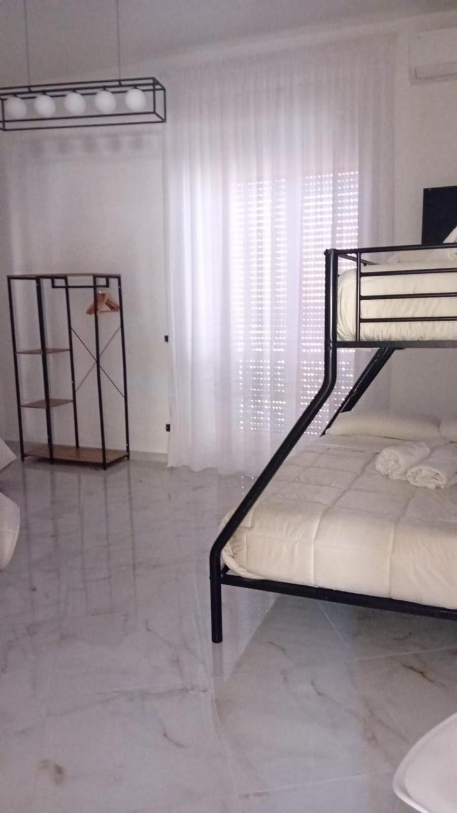 B&B Garibaldi Road Napoli Esterno foto
