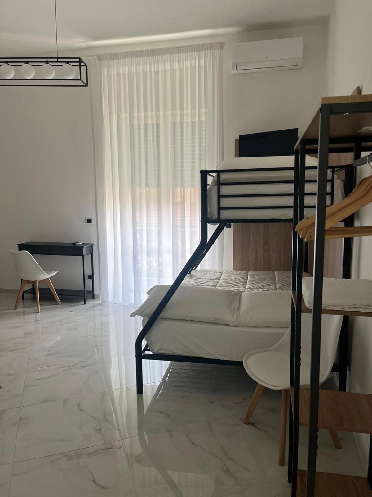 B&B Garibaldi Road Napoli Esterno foto