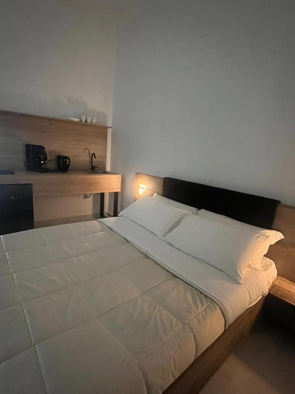 B&B Garibaldi Road Napoli Esterno foto